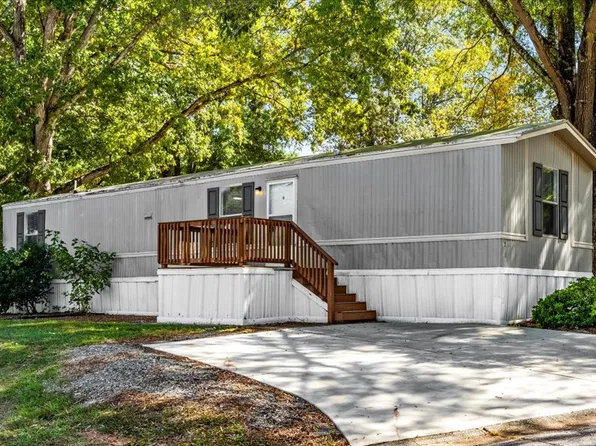 132 W Sourwood Dr, Browns Summit, NC 27214