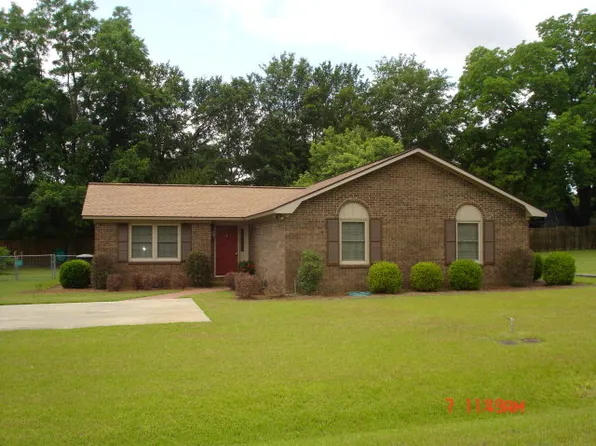 1707 Woodlawn Dr, Vidalia, GA 30474