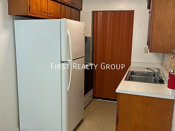 4th image of 21 S Sperling Ave APT A