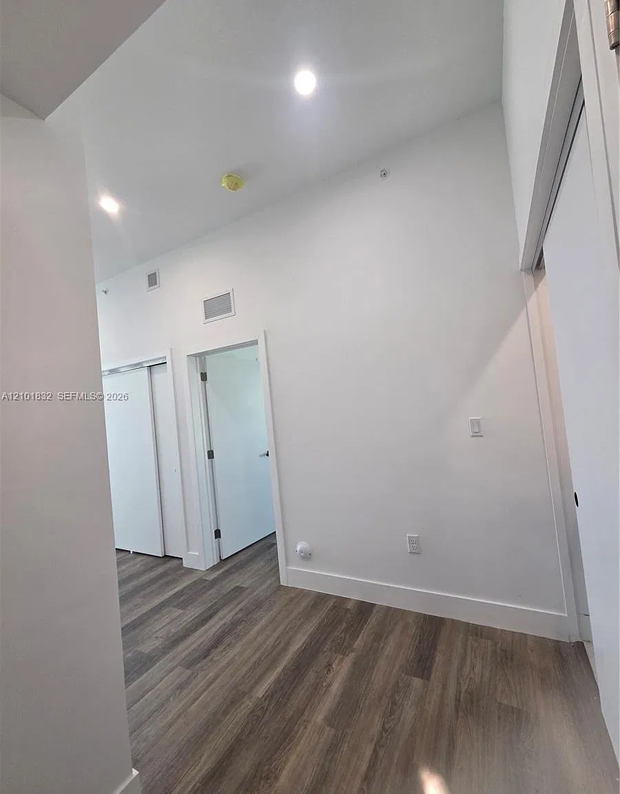 401 Pembroke Rd — Photo 3