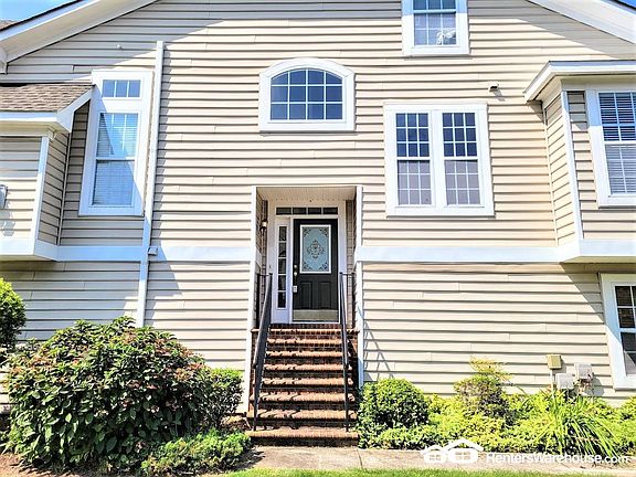 3rd image of 3055 Bay Shore Ln