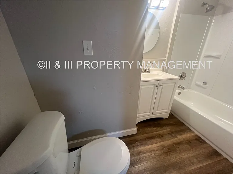 215-217 W 37th St #213G — Photo 7