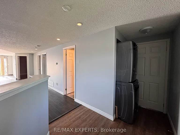 4 Ambler Bay #UPPER — Photo 2