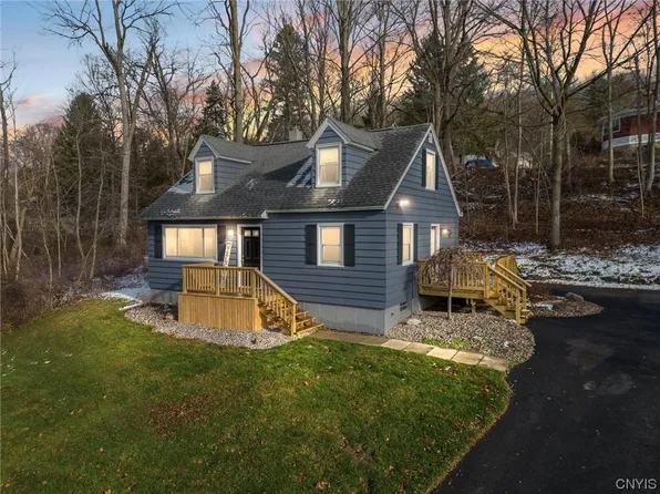 105 Latter Dr, Syracuse, NY 13205