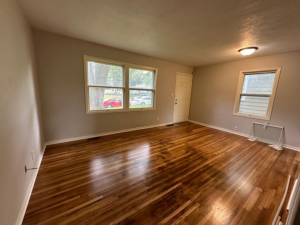 1st image of 289 Hazelwood St