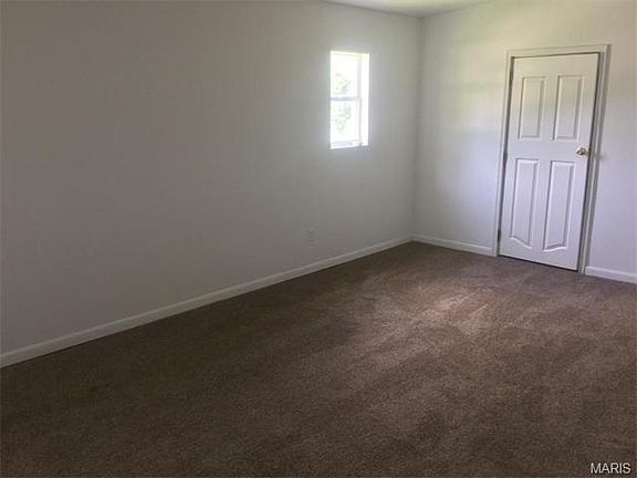 5th image of 106 N Waller St