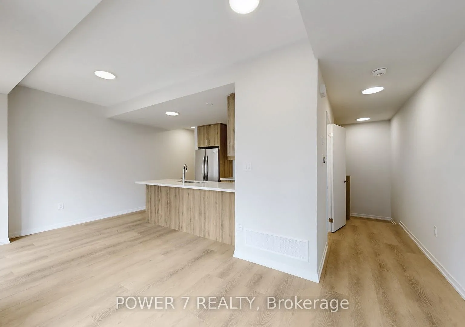 3 bed, $3,000 — Photo 3