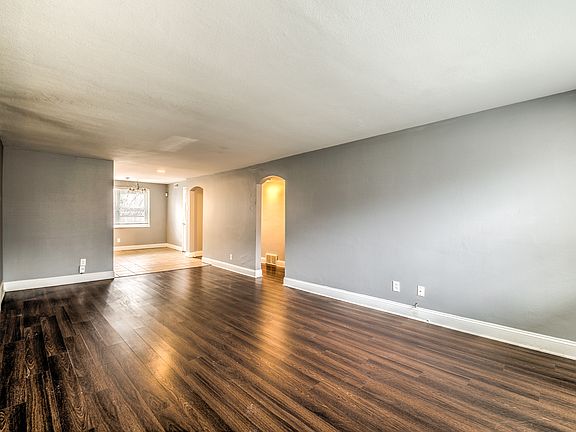 4th image of 974 Warder Ave Floor 1