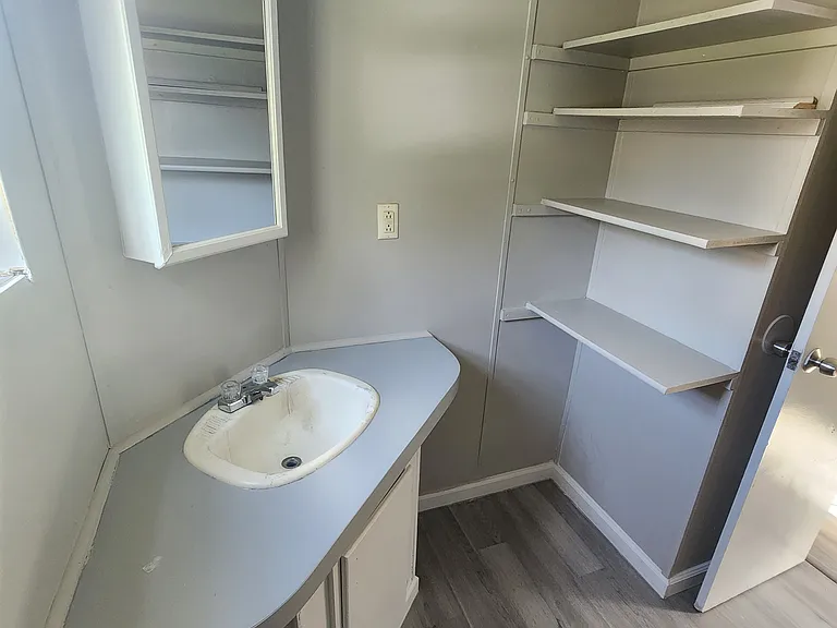 9500 Hausmond Way #21 — Photo 4