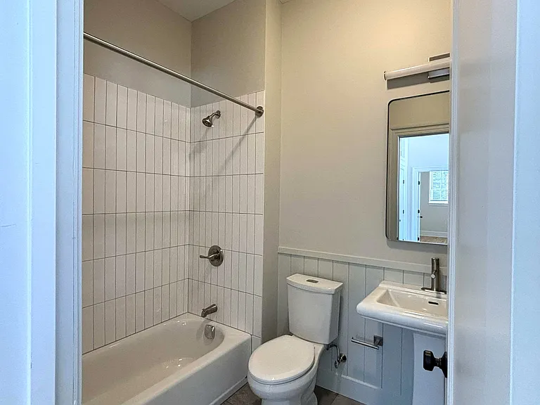 71 Montague City Rd #3B — Photo 5