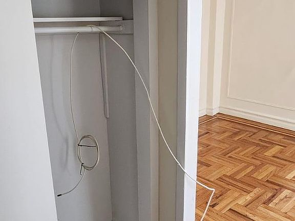 3rd image of 1076 Edison Ave