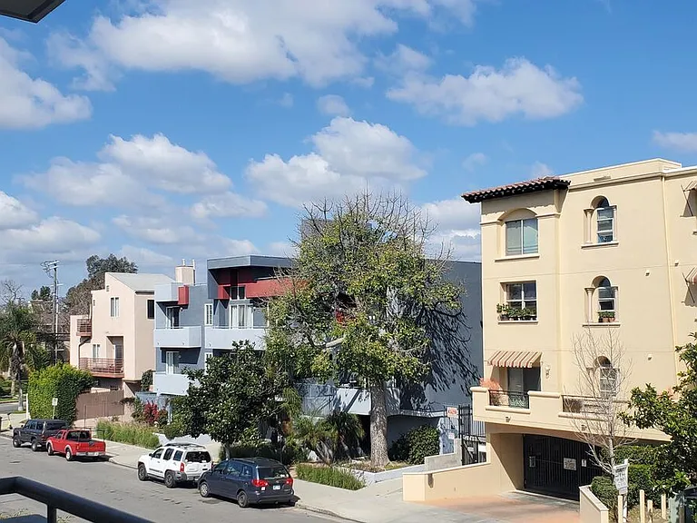 5030 Rosewood Ave #304 — Photo 7