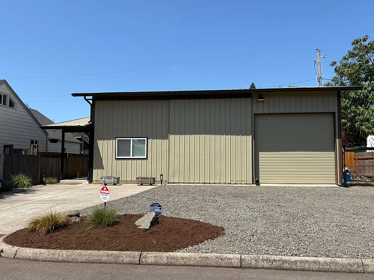 395 N Grove Ct — Photo 1