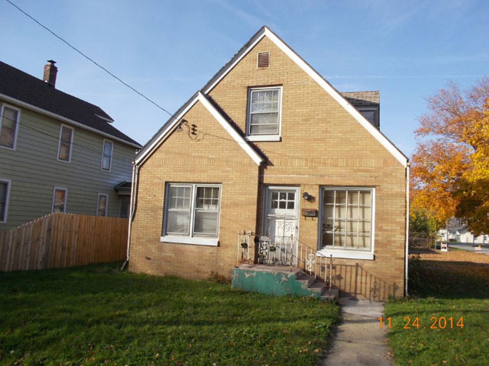 1st image of 438 16th Ave