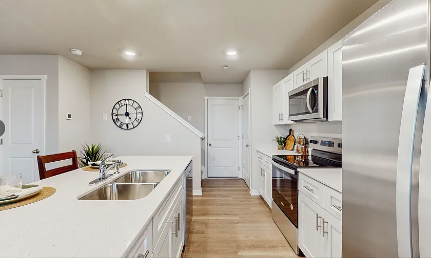 3 bed, 1498 sqft, $2,450 — Photo 3
