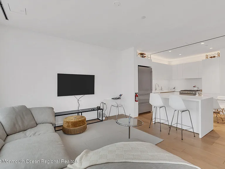 601 Heck St #307 — Photo 7