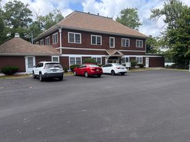 453 Pawtucket St, Lowell, MA