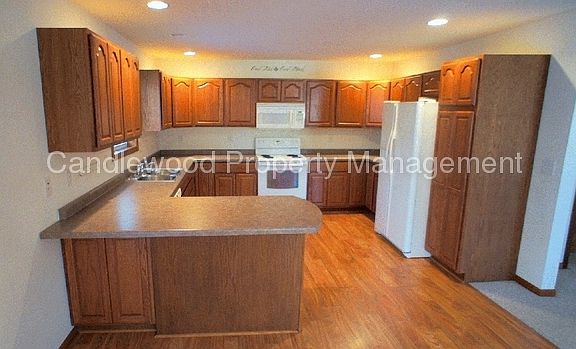 4th image of 3372 Bridlewood Dr