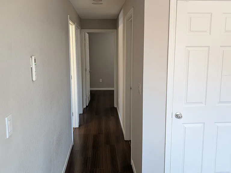 2812 Hemlock St — Photo 8