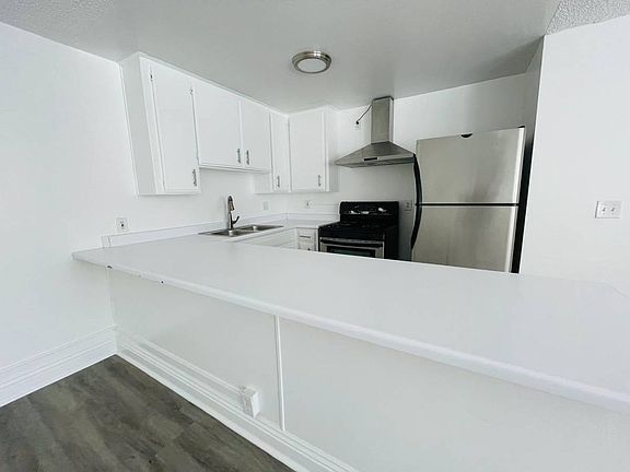 4th image of 132 E Adams Blvd #368