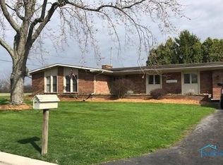 12 Lakeview Dr, Napoleon, OH 43545