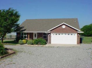 7101 Country Ln, Mustang, OK 73064