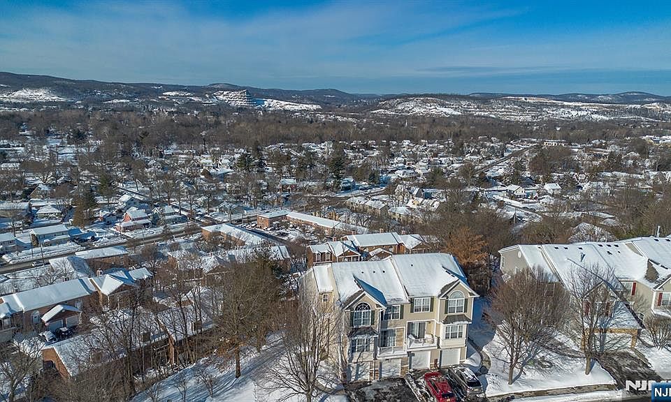 1st image of 124 Ridge Dr