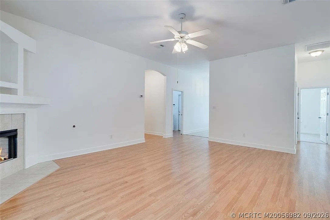 3 bed, 2.0 bath, 1623 sqft, $1,680 — Photo 2