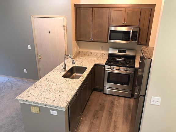 2nd image of 1615 Bellevue Way NE