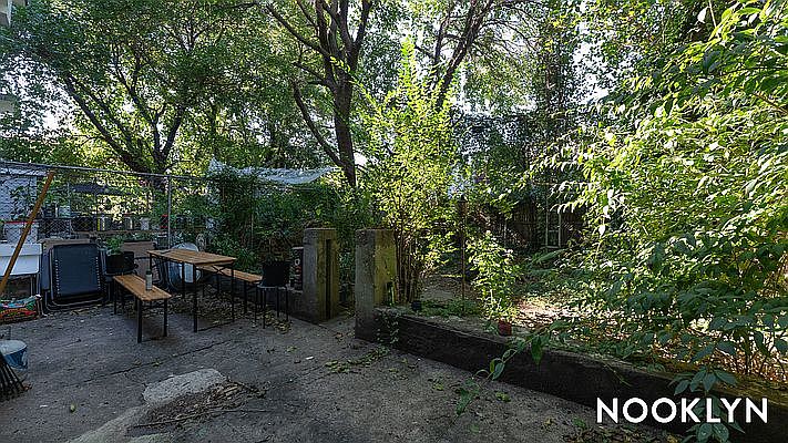 1st image of 327 Melrose St APT 2R