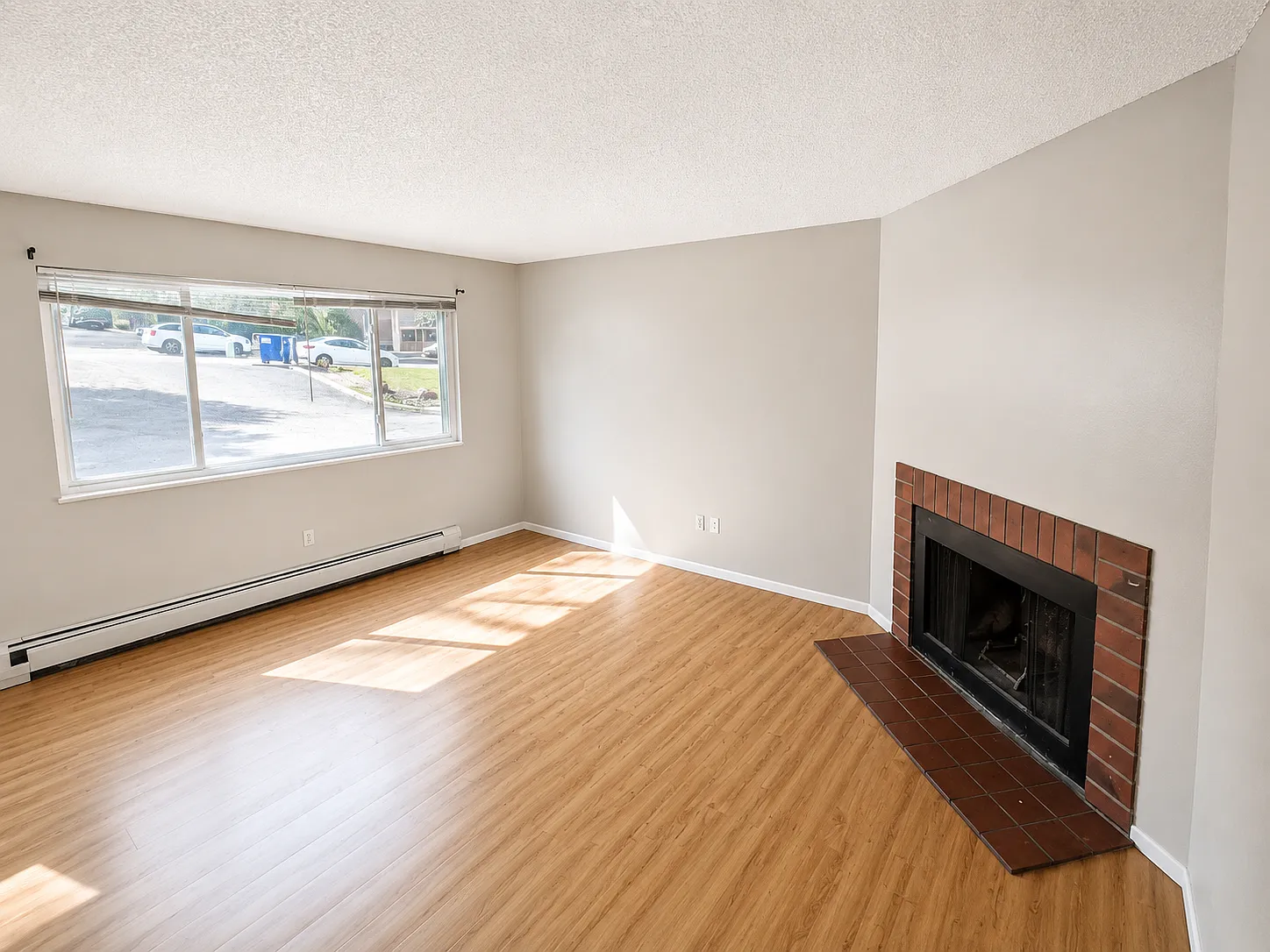 2 bed, 900 sqft, $1,095 — Photo 3