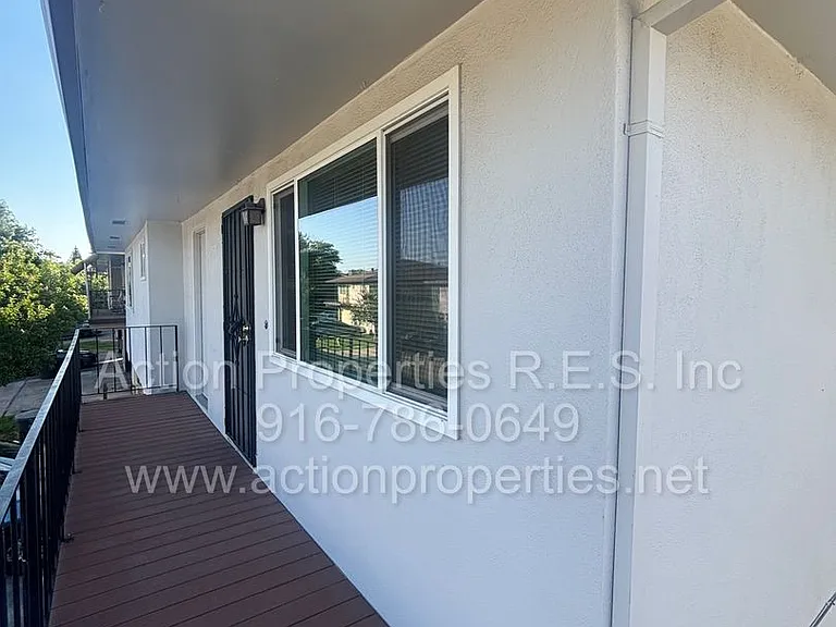 303 Harding Blvd #4 — Photo 2