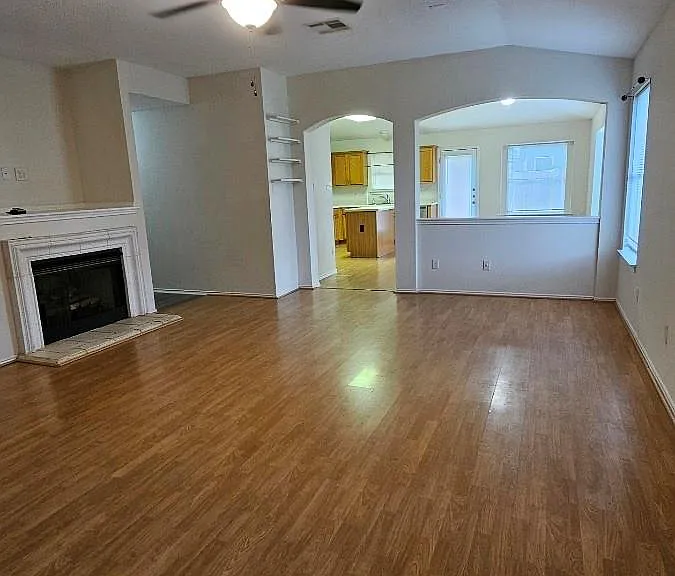 14902 Snelling Dr — Photo 3