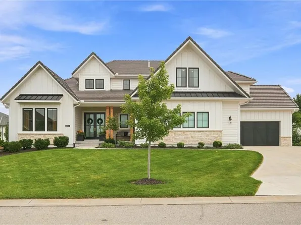10711 W 173rd Ter, Overland Park, KS 66221