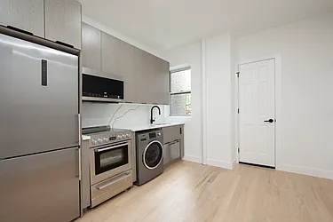 Rented by R New York