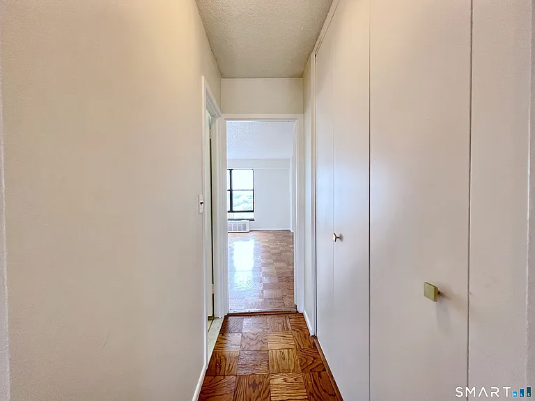 44 Strawberry Hill Ave #7B — Photo 15