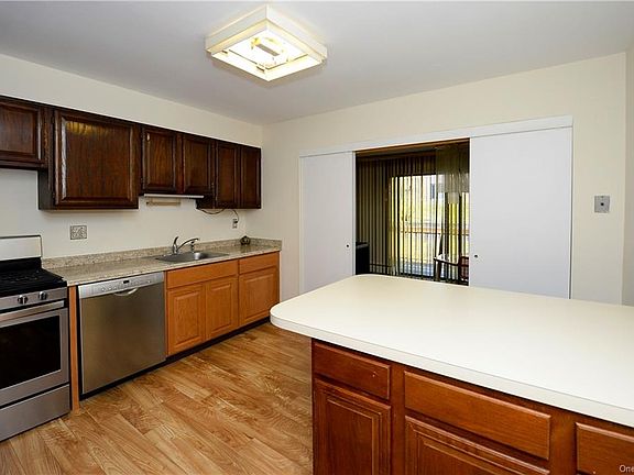 3rd image of 199 Country Club Ln
