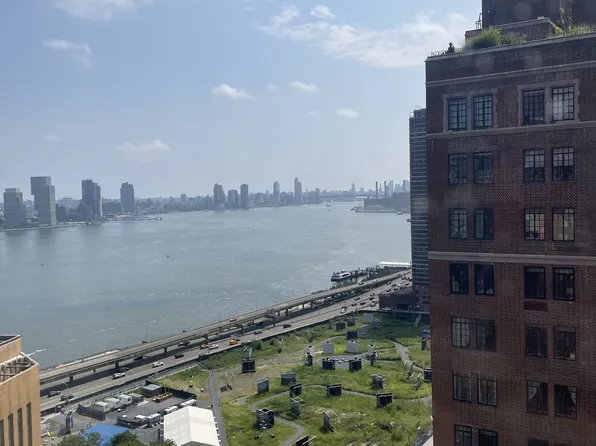 45 Tudor City Place image 4 of 8