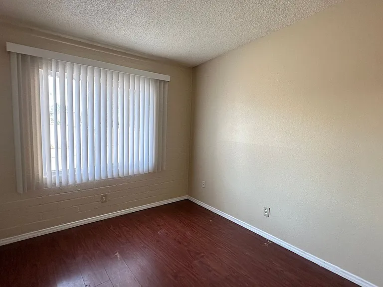 901 Elko Way — Photo 17