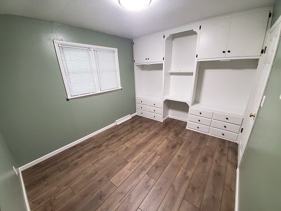 1st image of 477 N Park Ave