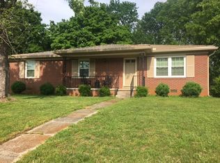 814 Springmont Dr, Hopkinsville, KY 42240