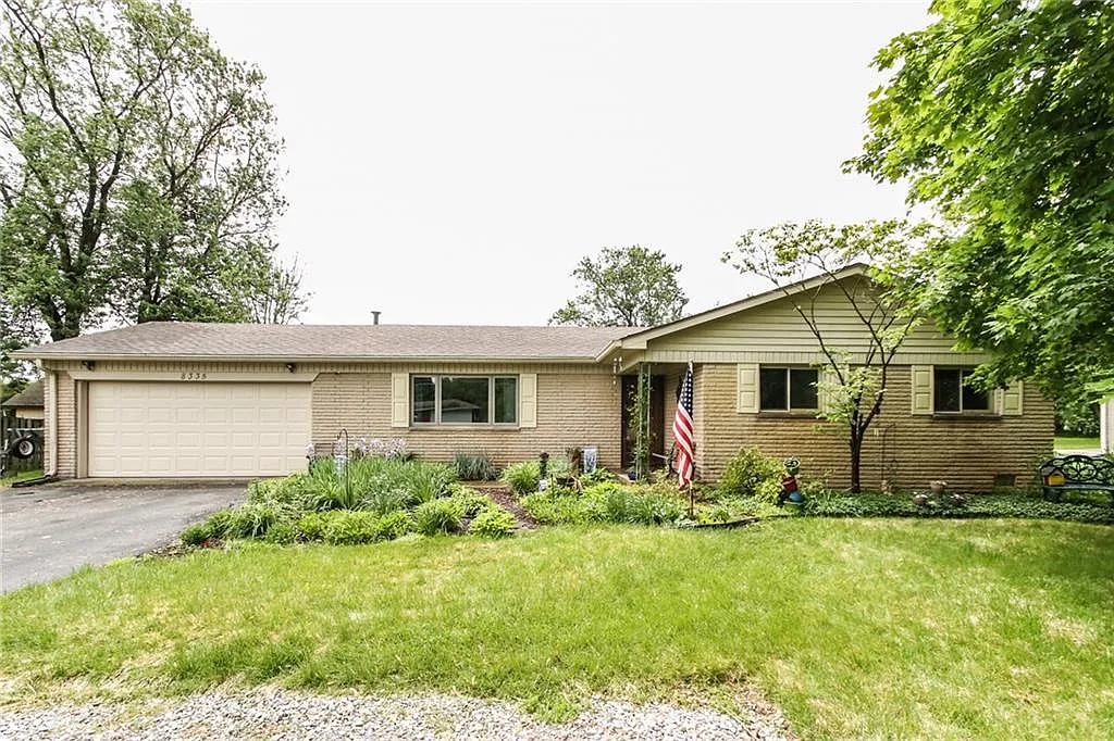 8335 E Thompson Rd photo 1