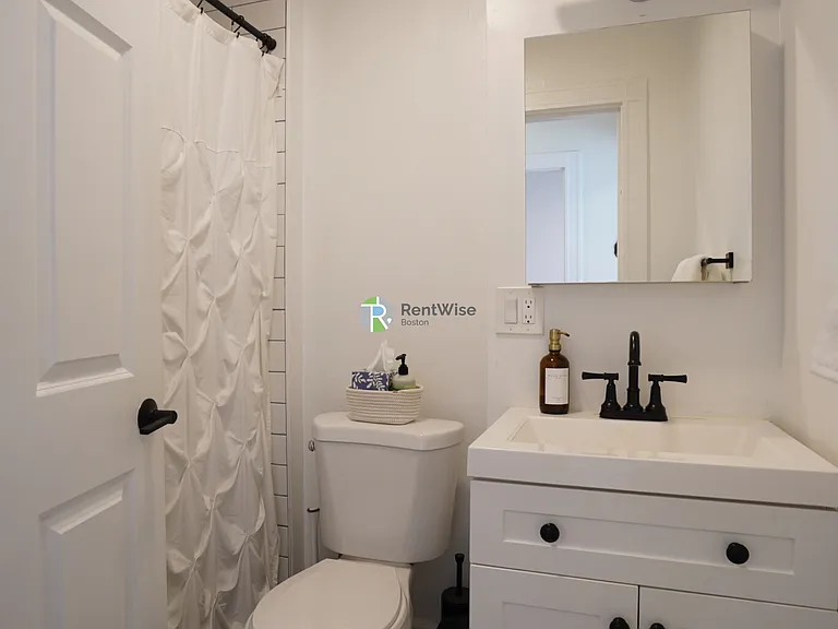 230 Walnut St #24 — Photo 34