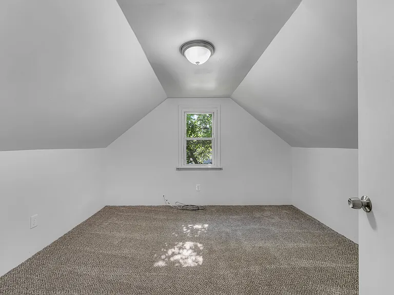 610 Elm St — Photo 23