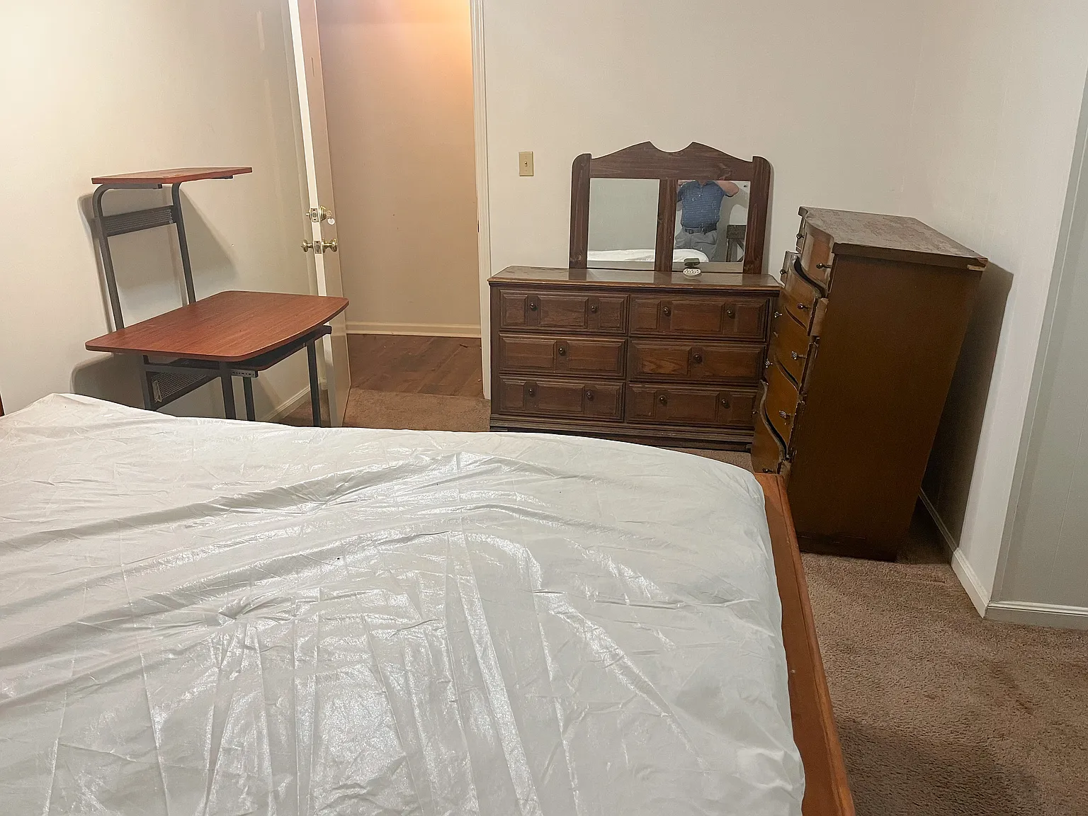 Studio, 120 sqft, $380 — Photo 2