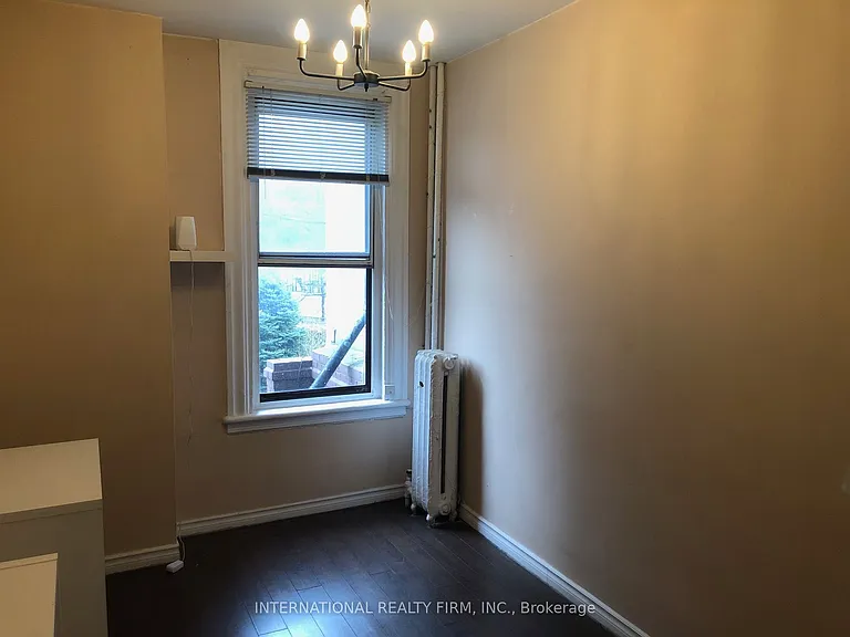 201 Dundas St E #2 — Photo 8