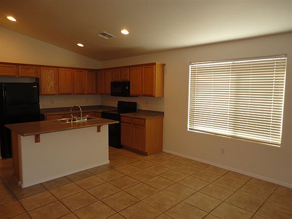 4th image of 282 W Welsh Black Cir