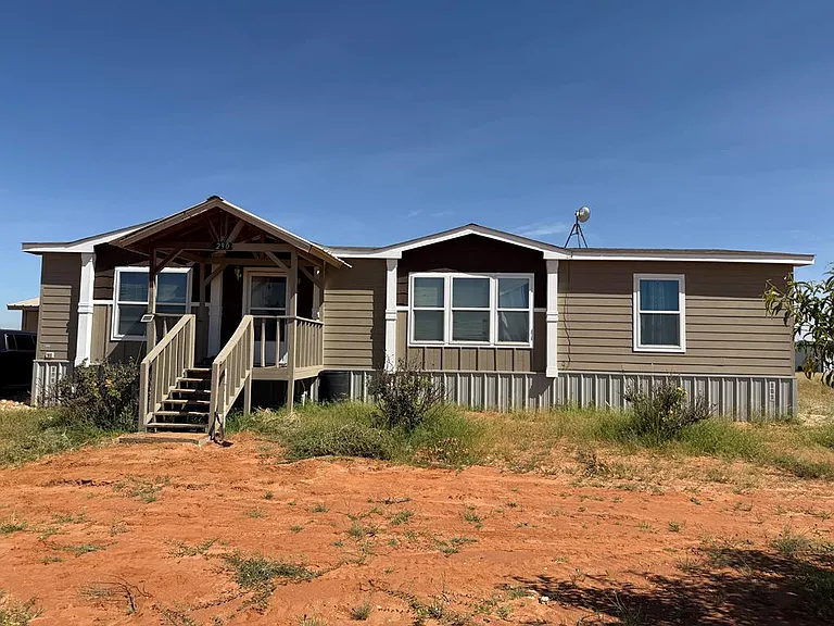 290 Private Road 322 — Photo 1