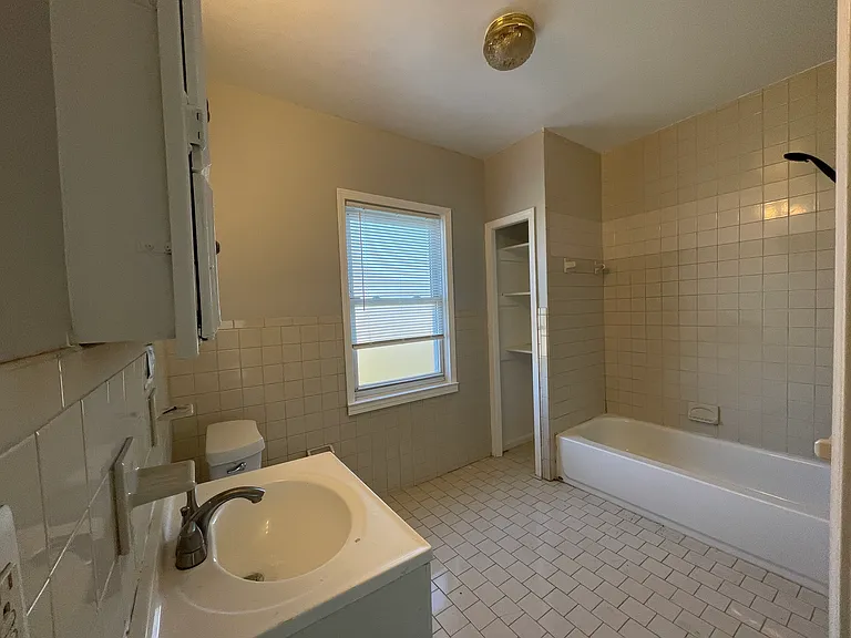 3516 Stockton St — Photo 5