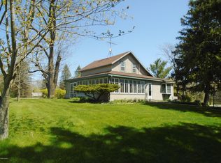 13713 Mill Rd, Three Oaks, MI 49128